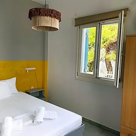 Agnadi Syros Beachfront & 3*