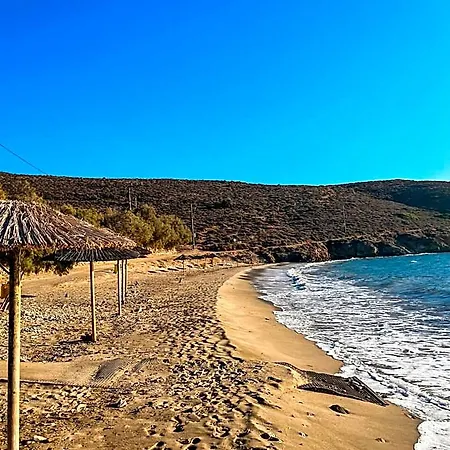 호텔 Agnadi Syros Beachfront & Vári