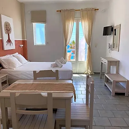 Agnadi Syros Beachfront & 호텔