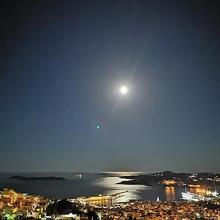 Agnadi Syros Beachfront & 호텔