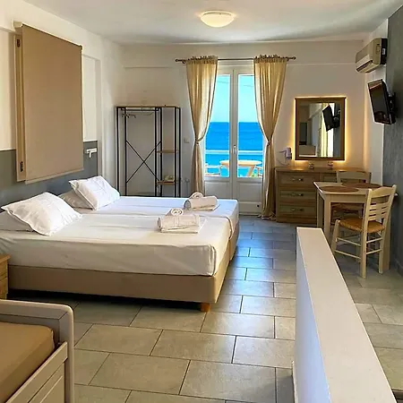 호텔 Agnadi Syros Beachfront & 3*